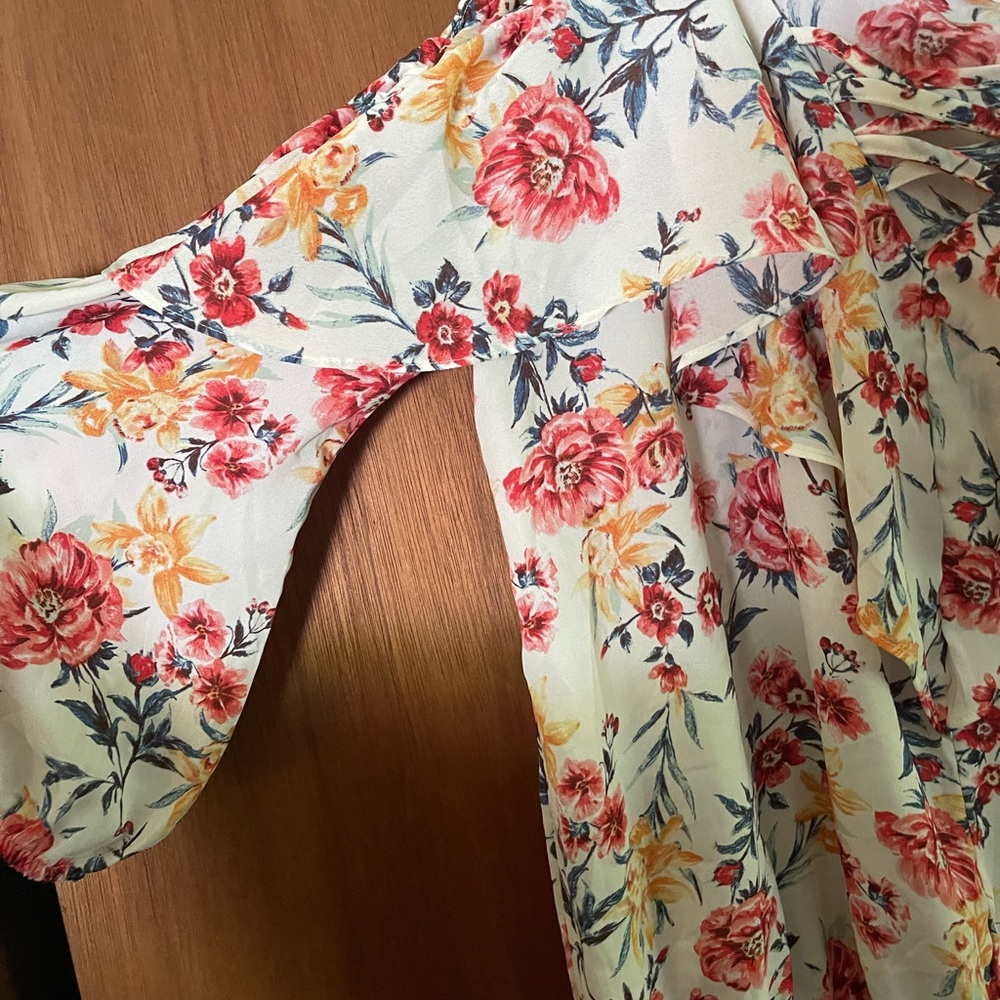 Floral blouse. Thin strap, off the shoulder, hardly worn, size 3x